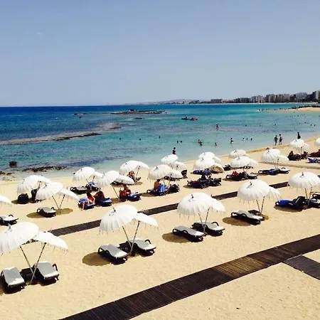 Palm Beach Varosha * Famagusta (Northern Cyprus)